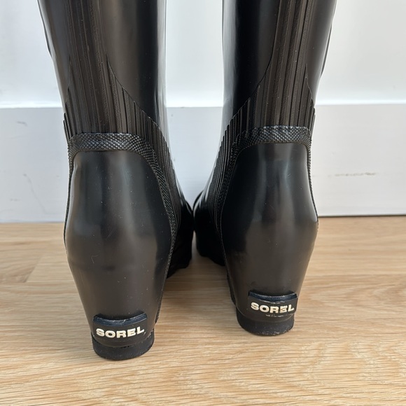 Sorel Joan Tall Wedge Rain Boots Knee High Waterproof, black size 7.5. Worn once - Picture 3 of 5